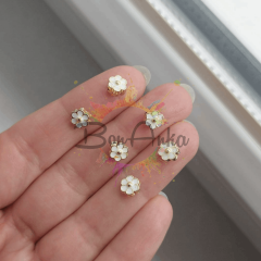 0,7 cm Çift Yönlü Beyaz Mini Papatya Ara Aparat