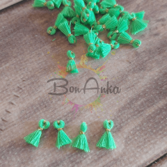 1 cm Yeşil Minik Püskül Takı Aksesuarı 5 Adet